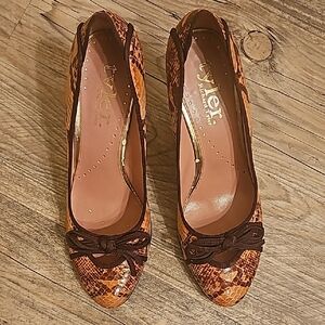 Richard Tyler Snakeskin Heels with Bow Accent